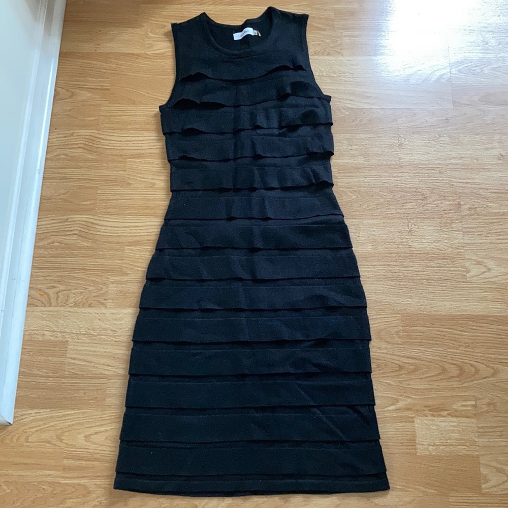 💕Calvin Klein black form fitting sleeveless sweater dress-layered ruffles Sz sm